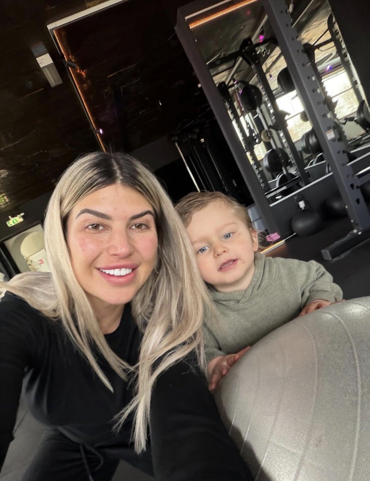 Melissa met Teddy in de gym